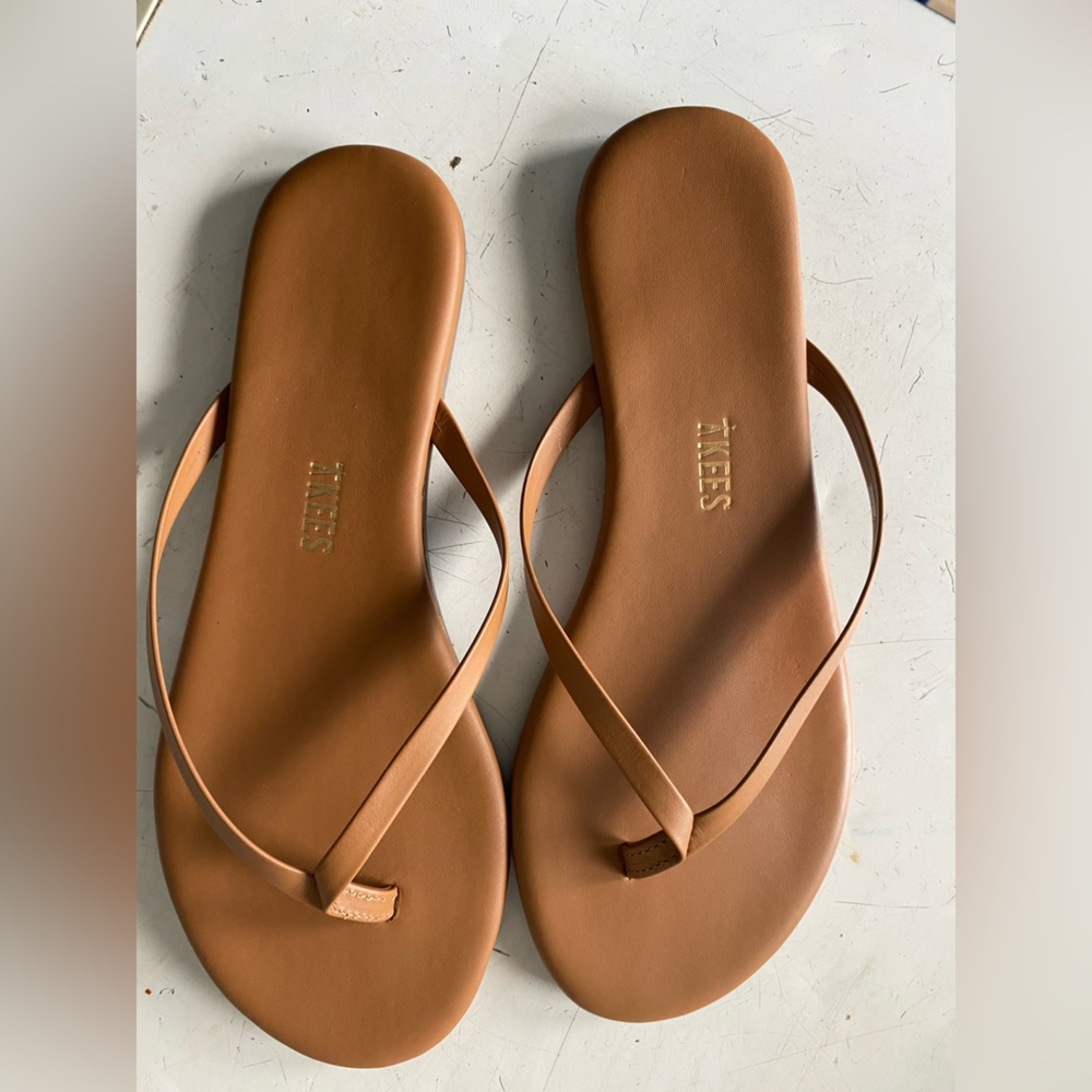 Tkees Foundation Matte Flip Flops- Size 6